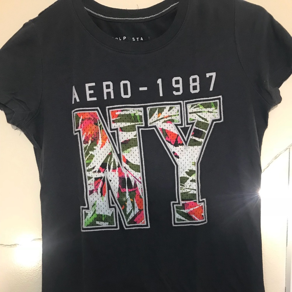 Gray Aeropostale T-shirt, size S